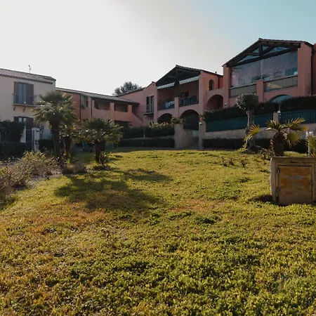 Giaria House *