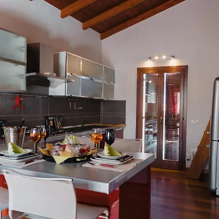 Giaria House * أولبيا