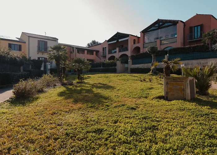 Giaria House *